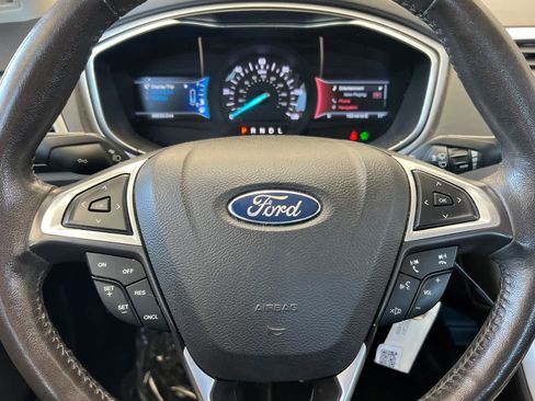 Used 2015 Ford Fusion SE FWD image 23