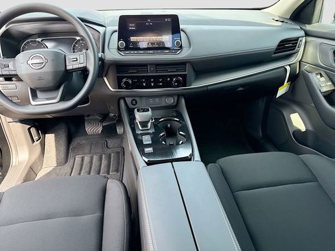 Used 2026 Nissan Rogue S FWD image 19