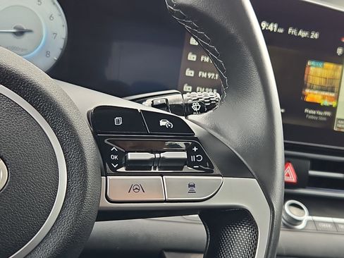 Used 2025 Hyundai Elantra SEL FWD image 20