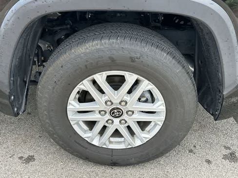 Used 2022 Toyota Tundra SR5 w/ SR5 Premium Package AWD/4WD image 5