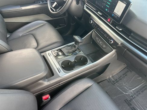 Used 2025 Kia Carnival SX Prestige FWD image 16