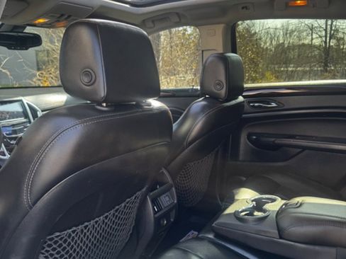 Used 2015 Cadillac SRX Luxury image 12