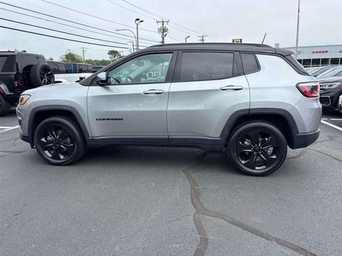 Used 2019 Jeep Compass Latitude AWD/4WD image 6