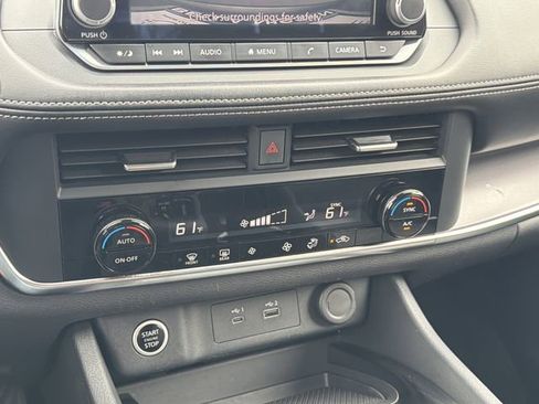 Certified 2023 Nissan Rogue SV image 7