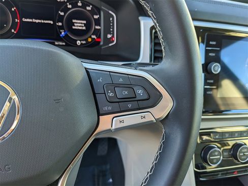 Certified 2022 Volkswagen Atlas SE image 32