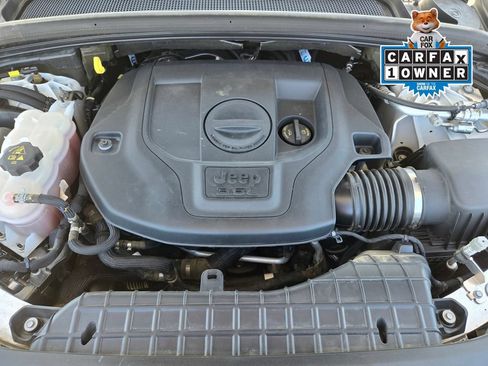 Used 2022 Jeep Grand Cherokee Overland w/ Luxury Tech Group IV AWD/4WD image 31