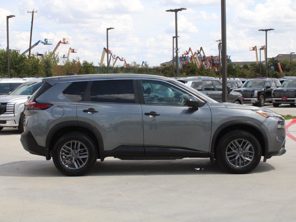 Used 2023 Nissan Rogue S FWD image 11