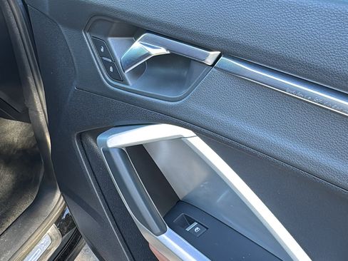 Used 2020 Audi Q3 2.0T Premium w/ Convenience Package image 31