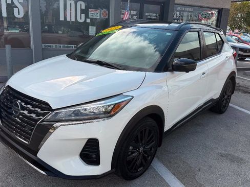 Used 2021 Nissan Kicks SR FWD image 1