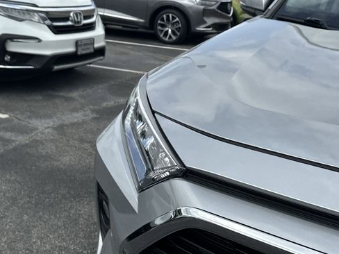 Used 2020 Toyota RAV4 XLE w/ Convenience Package FWD image 12