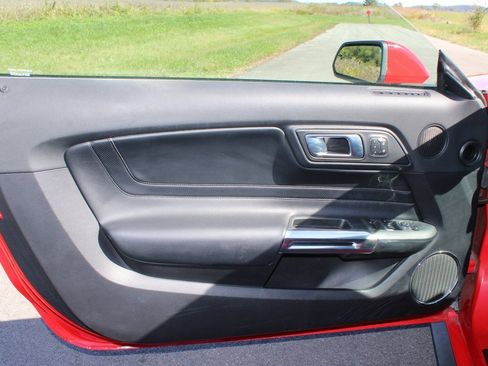 Used 2019 Ford Mustang GT Premium w/ Equipment Group 401A image 10