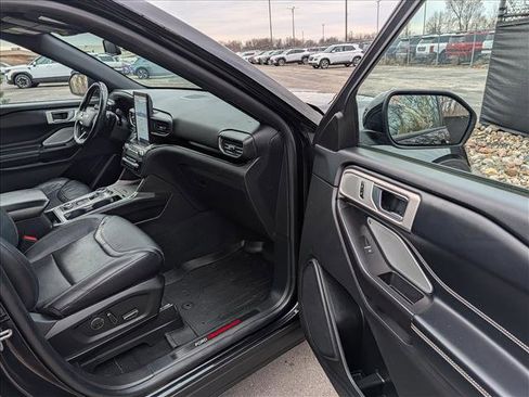 Used 2020 Ford Explorer ST w/ Premium Technology Package image 10