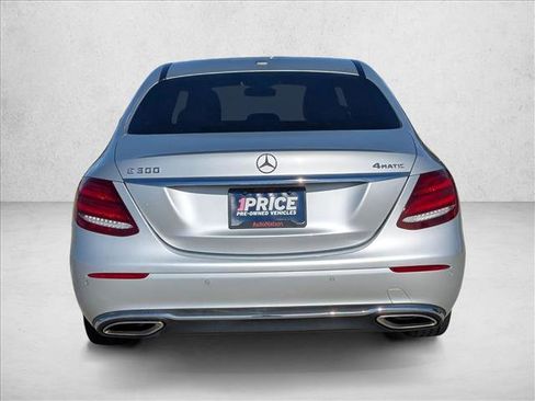 Used 2017 Mercedes-Benz E 300 4MATIC image 7