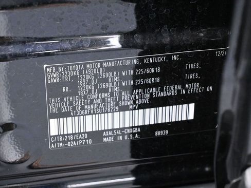 Used 2025 Toyota RAV4 Limited w/ Advanced Technology Package AWD/4WD image 17