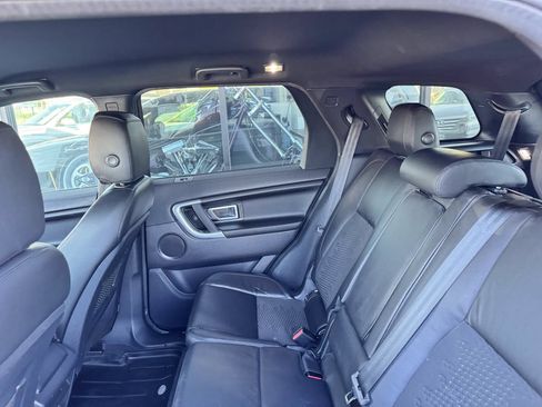 Used 2018 Land Rover Discovery Sport SE AWD/4WD image 29