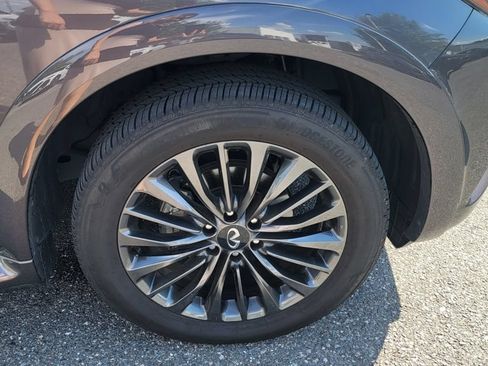 Used 2023 INFINITI QX80 4WD image 3
