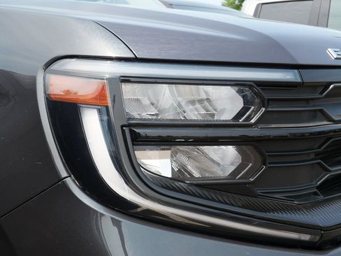 Used 2025 Ford Expedition Active AWD/4WD image 4