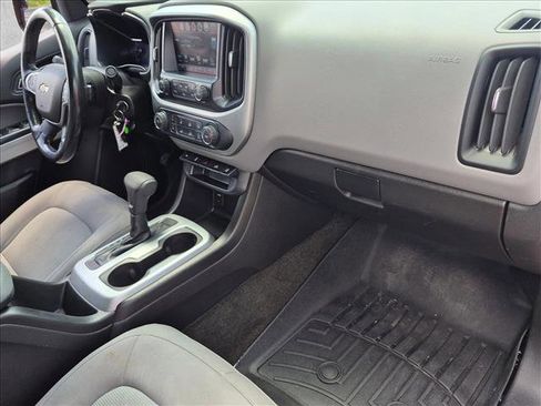 Used 2017 Chevrolet Colorado LT w/ LT Convenience Package RWD image 19