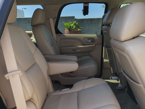 Used 2014 Cadillac Escalade Premium AWD/4WD image 26