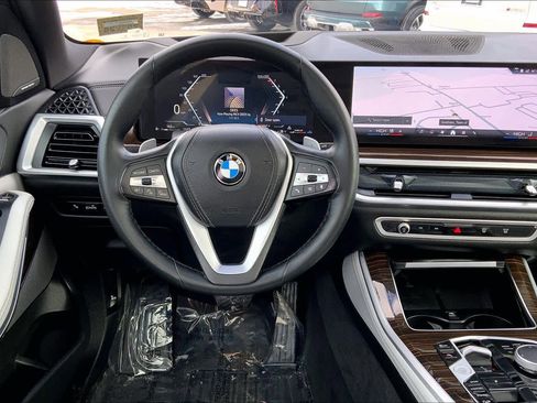 Certified 2025 BMW X5 xDrive40i w/ Climate Comfort Package image 5