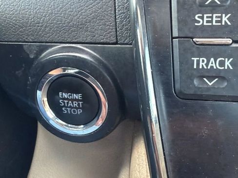 Used 2012 Toyota Camry XLE w/ Leather Pkg FWD image 43
