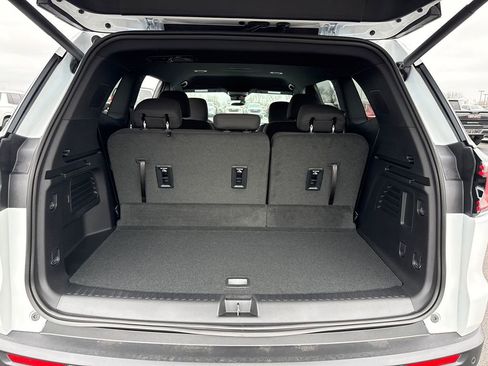 New 2026 GMC Acadia Elevation AWD/4WD image 36