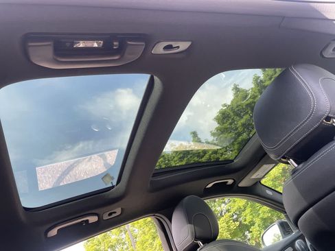 Used 2019 Mercedes-Benz GLC 300 4MATIC image 21