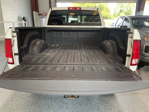 Used 2018 RAM 3500 Big Horn w/ Sport Appearance Group AWD/4WD image 31