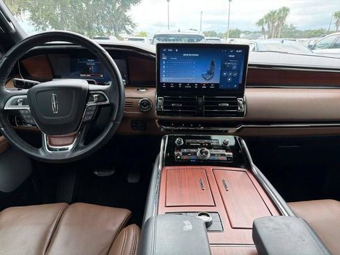 Used 2024 Lincoln Navigator Reserve AWD/4WD image 10