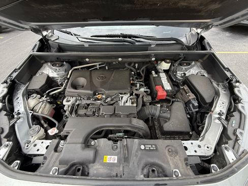 Used 2021 Toyota RAV4 LE image 21