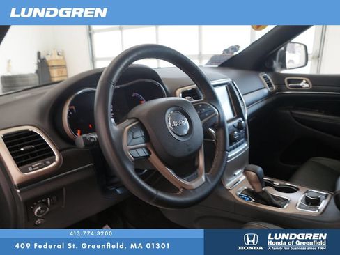 Used 2017 Jeep Grand Cherokee Limited AWD/4WD image 10