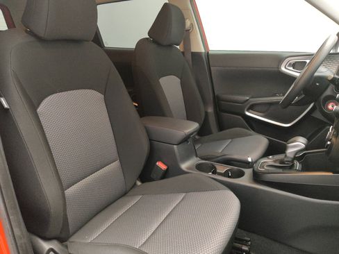 Used 2023 Kia Soul LX image 21