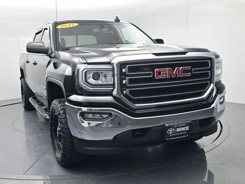 Used 2017 GMC Sierra 1500 SLE w/ SLE Value Package AWD/4WD image 2