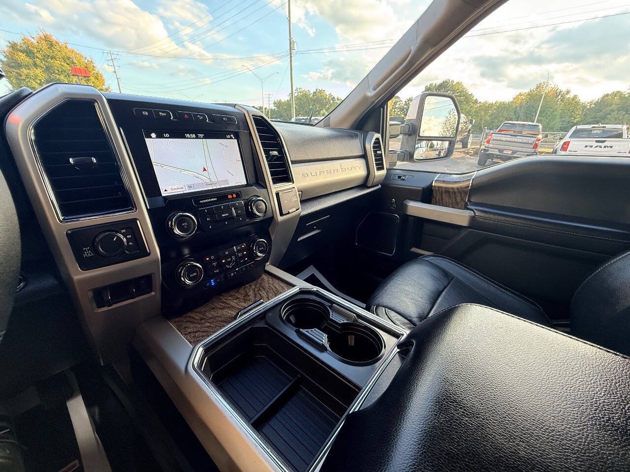 Used 2019 Ford F250 Lariat w/ Lariat Ultimate Package AWD/4WD image 30