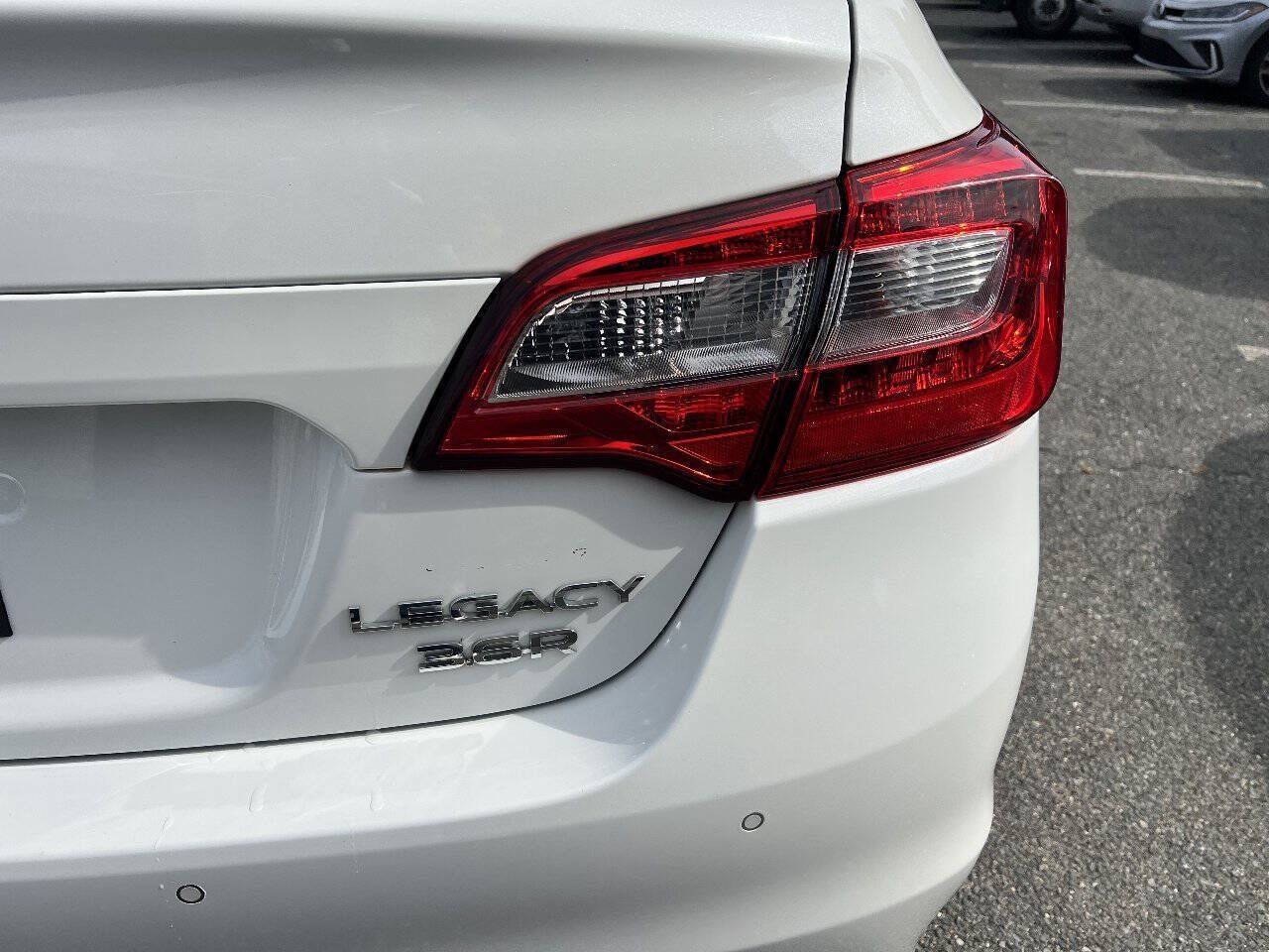 Used 2017 Subaru Legacy 3.6R Limited AWD/4WD image 9