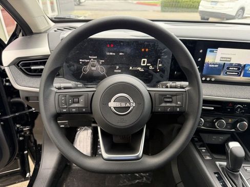 New 2026 Nissan Kicks S image 17