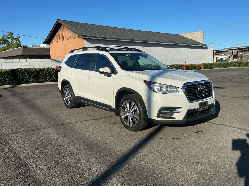 Used 2022 Subaru Ascent Limited w/ Technology Package AWD/4WD image 3