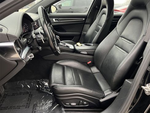 Used 2022 Porsche Panamera Platinum Edition image 17