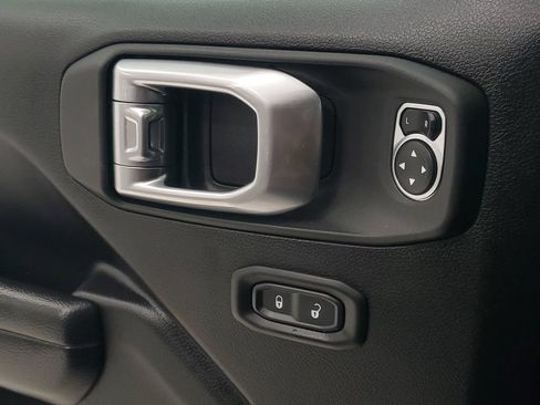 Used 2023 Jeep Wrangler Unlimited w/ Cold Weather Group AWD/4WD image 15