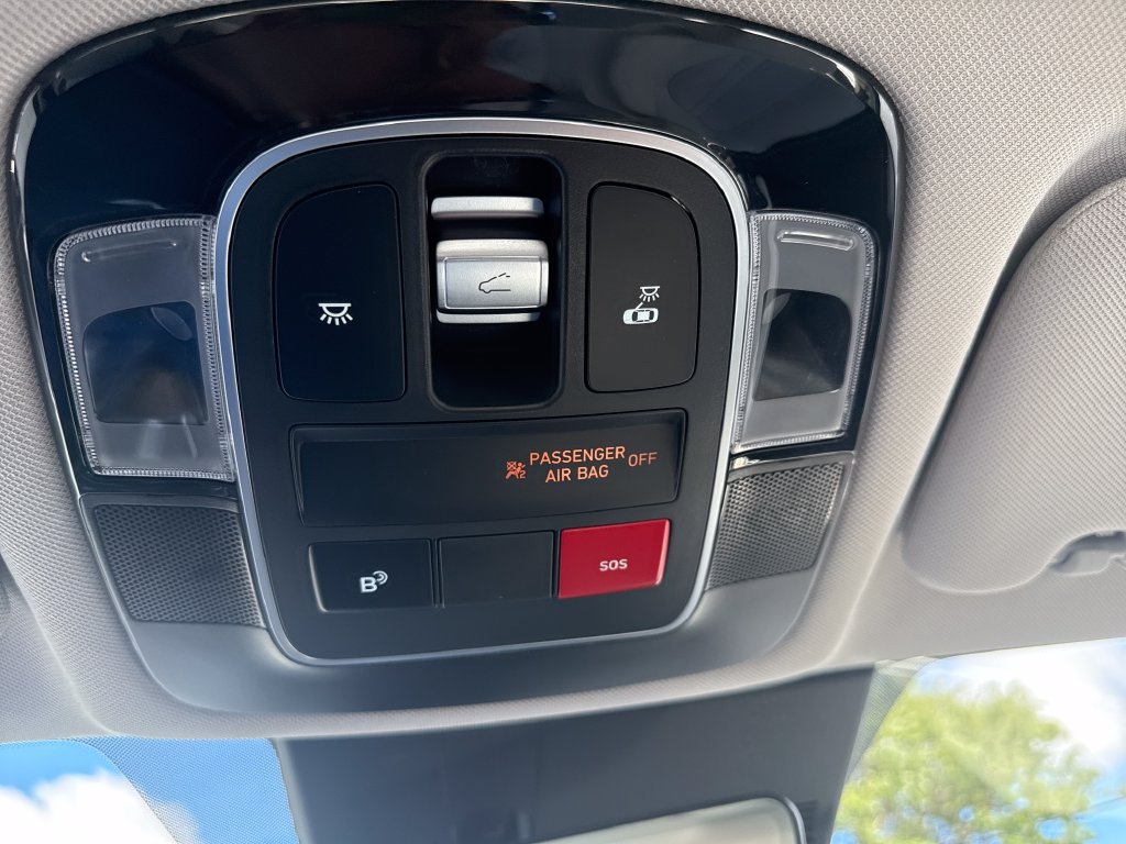 Certified 2025 Hyundai Sonata Limited FWD image 36