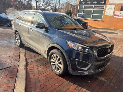 Used 2018 Kia Sorento LX image 1