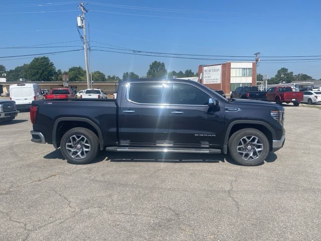 Used 2022 GMC Sierra 1500 SLT w/ SLT Premium Package AWD/4WD image 7