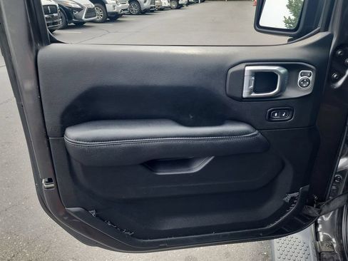 Used 2021 Jeep Wrangler Unlimited Sahara AWD/4WD image 22