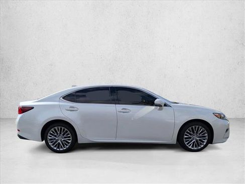 Used 2016 Lexus ES 350 w/ Luxury Package w/Wood Trim image 4