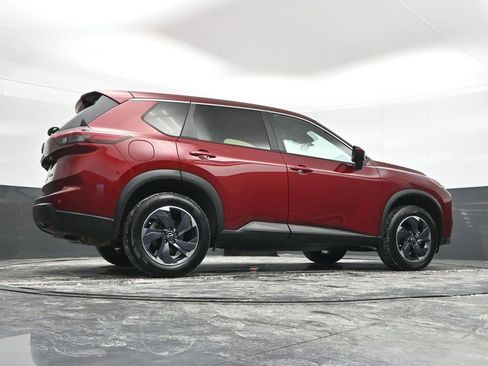 Used 2024 Nissan Rogue SV image 48