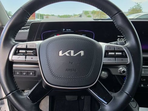 Certified 2025 Kia Telluride S FWD image 21