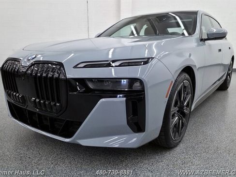 Used 2023 BMW 740i RWD image 2