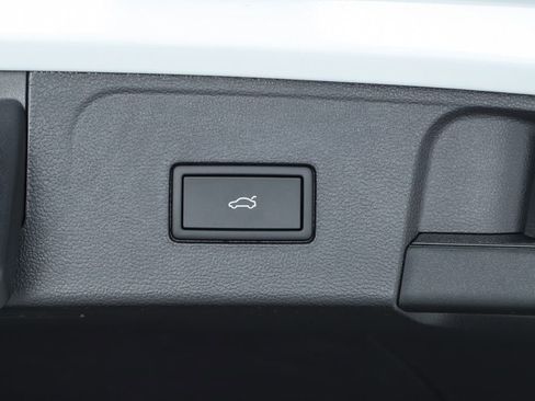 New 2026 Volkswagen Atlas Peak Edition image 30