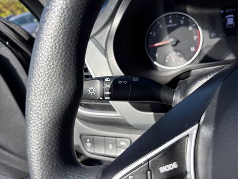 Used 2023 Kia Seltos LX image 23