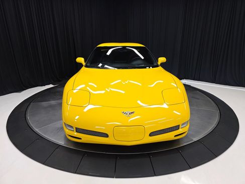 Used 2003 Chevrolet Corvette Z06 w/ Memory Package, 3 Drivers RWD image 8